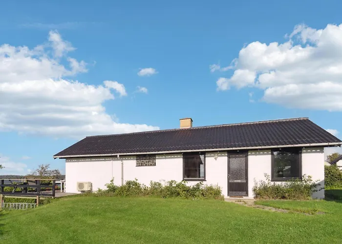 2 Bedroom In Holiday home *